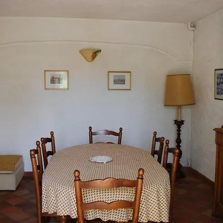 Dans Les Vignes La Calade Гримо