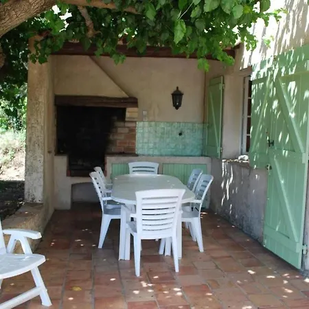 Dans Les Vignes La Calade 格里莫